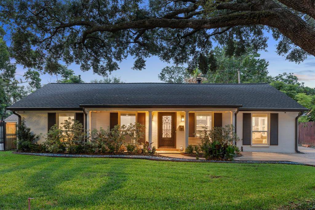 Located minutes from Houston’s top dining, shopping, and freeway access, 9623 Val Verde offers the best of both worlds—suburban charm with city convenience. Surrounded by mature trees and nestled on a quiet block, this home stands out with its flexible layout, oversized garage, and a long list of recent improvements designed for comfort, function, and long-term peace of mind