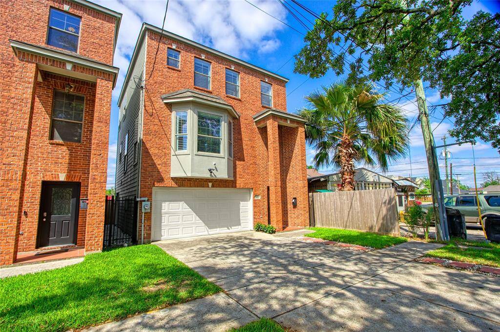 Welcome home to 1010 Temple.