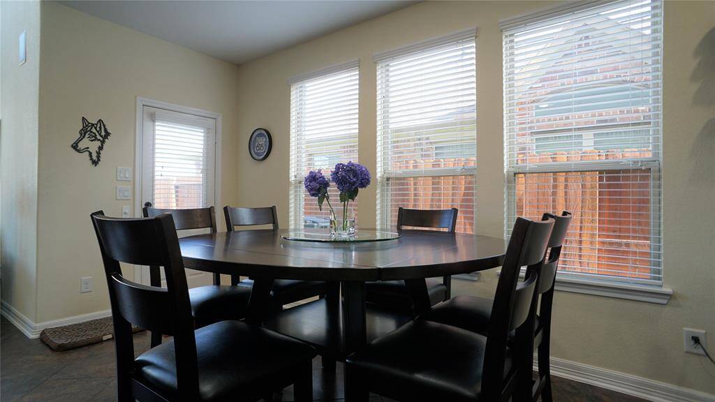 Spacious breakfast area.