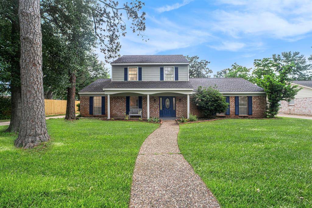 Welcome home to 10814 Brentway!