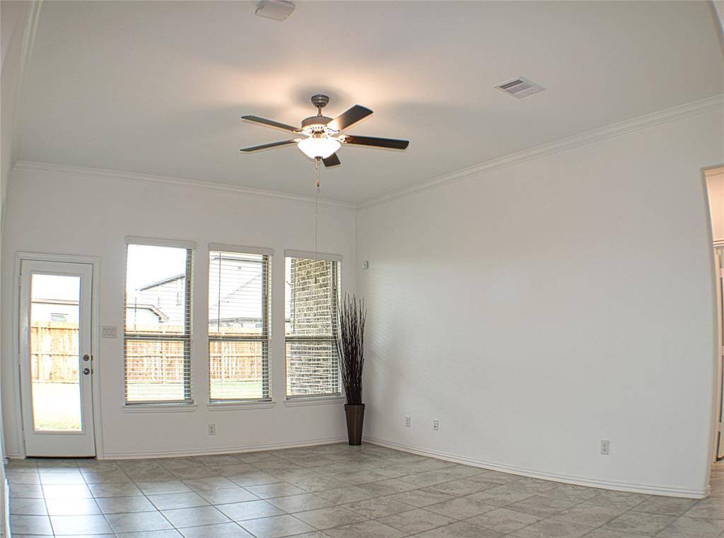 Opposite view of the breakfast area with plenty of natural light