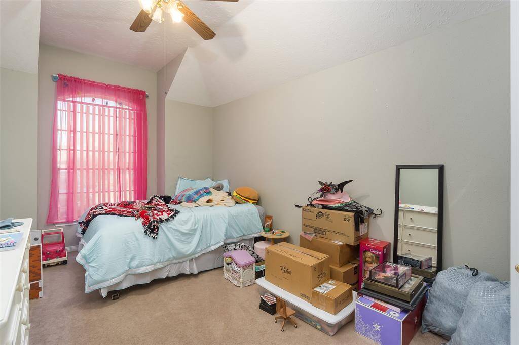 2nd. bedroom lots of space here
