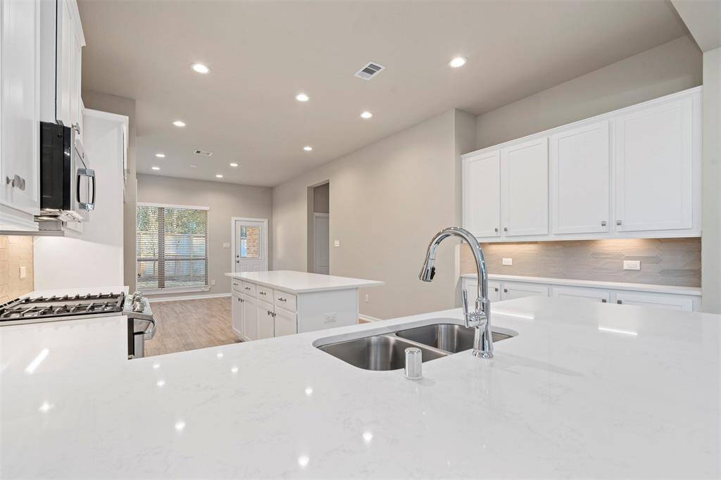 Kitchen bar