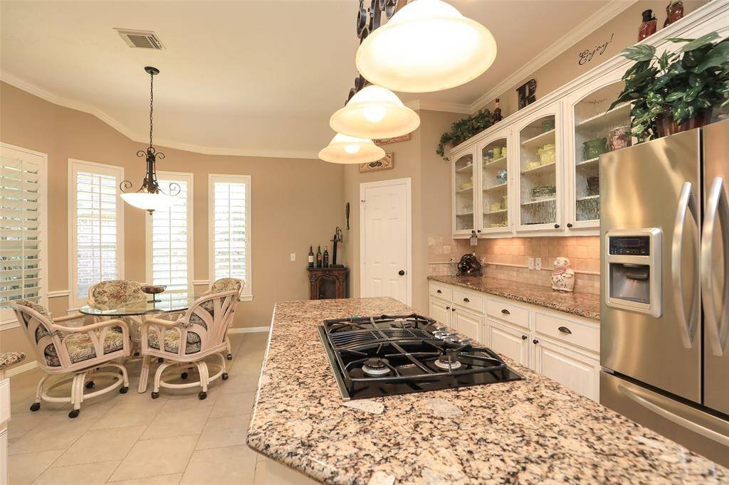 Wow, the storage is great!! refrigerator stays.