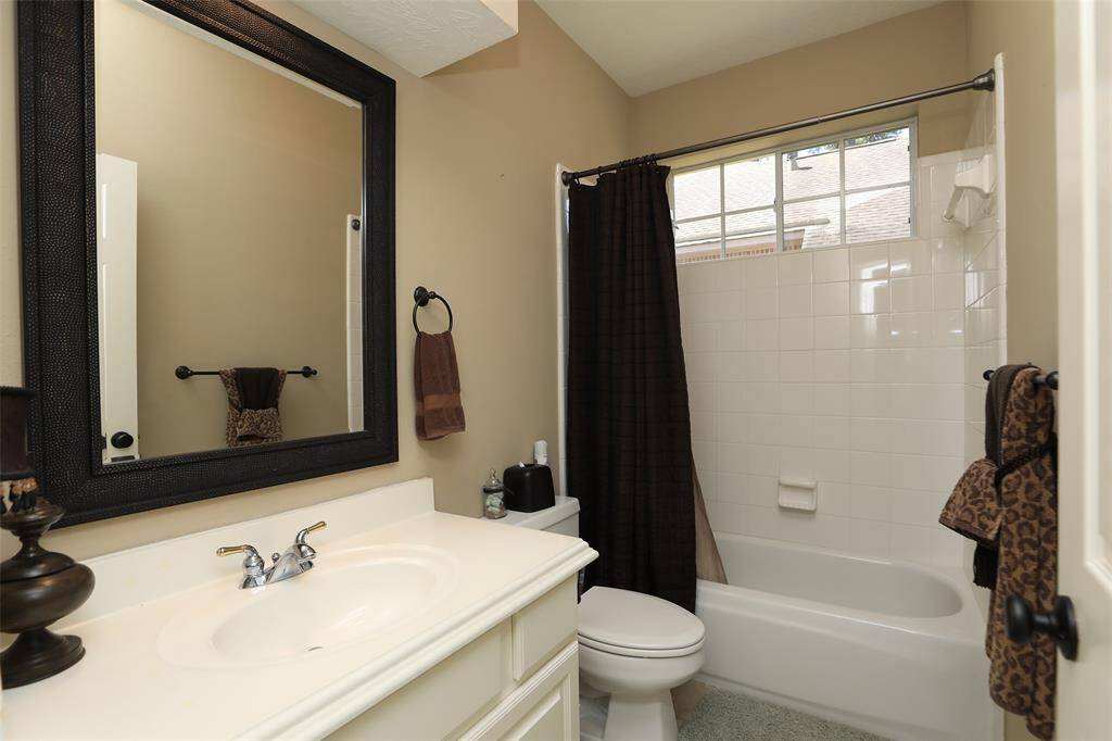 Full secondary bath