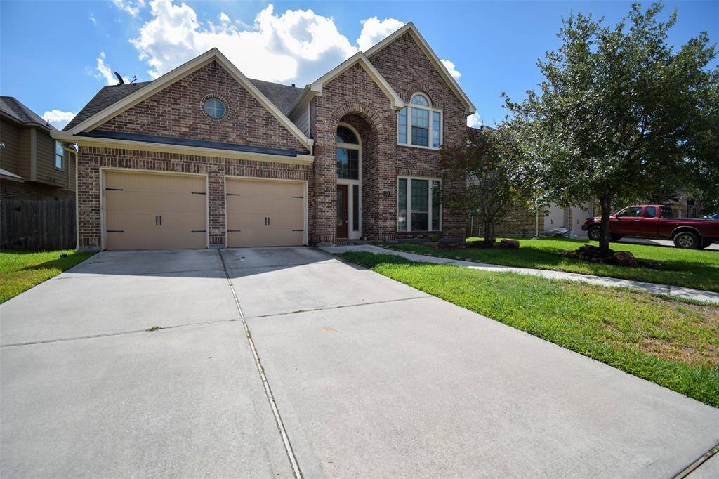 Welcome home to 1326 Laura Hills Ln