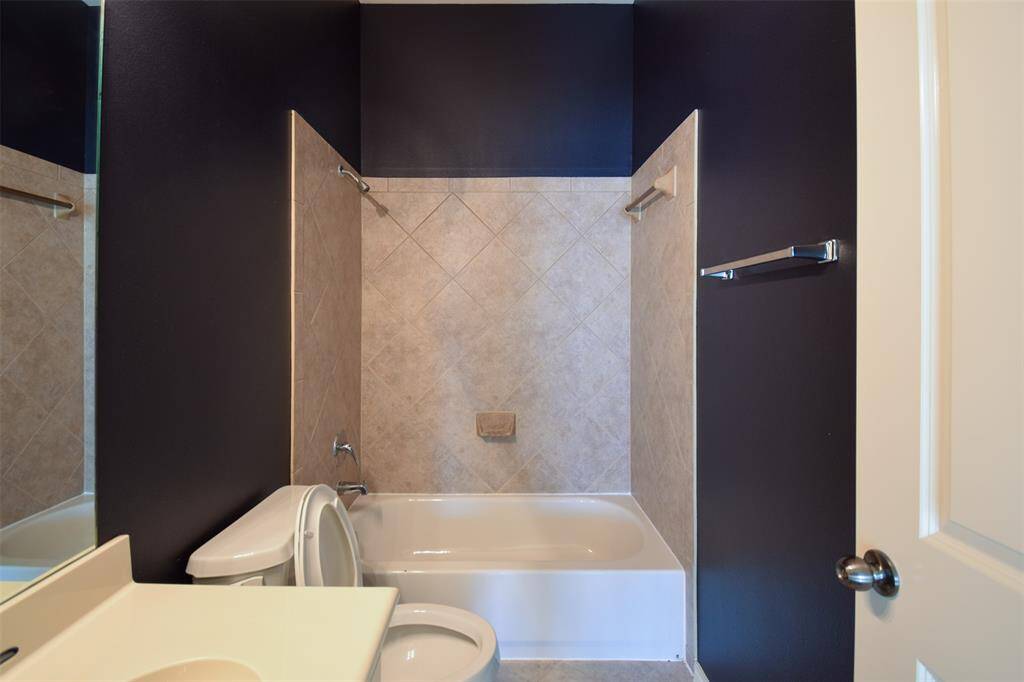 Hallway full bath