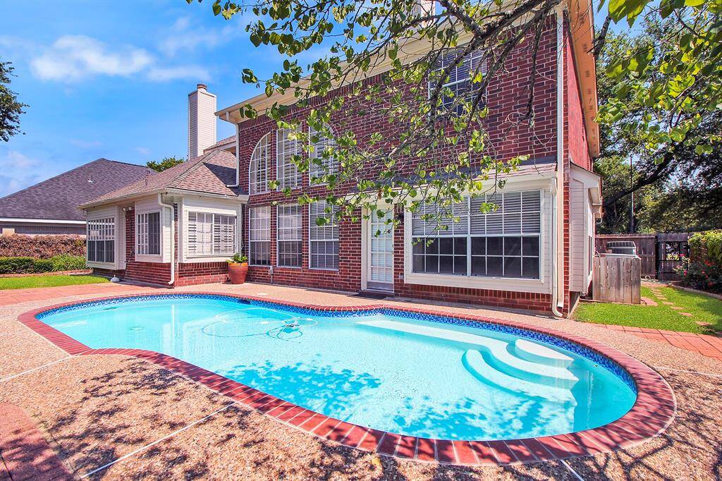 Cool off in the refreshing pool. Pool maintenance is included in the rent.