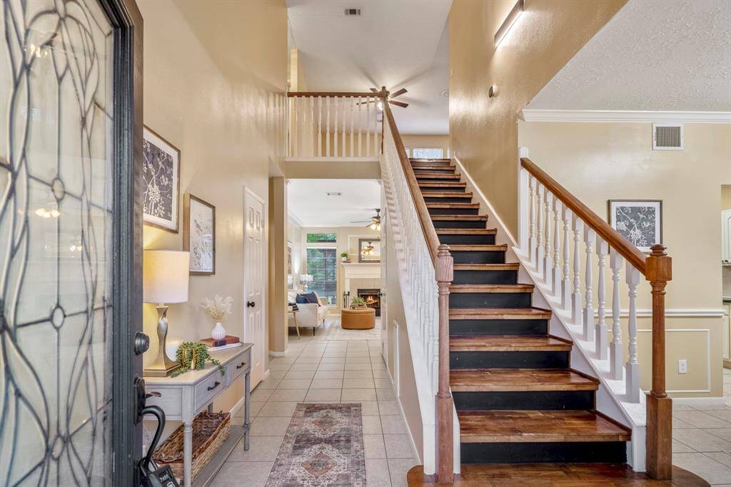 Come on in and take a look around this cutie!