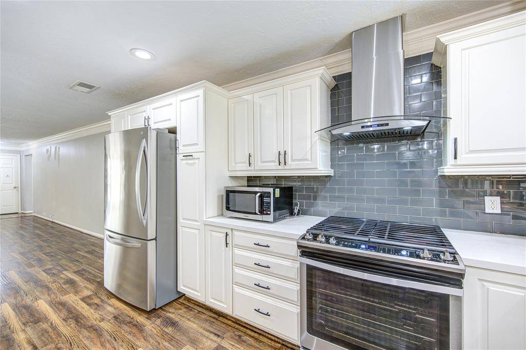 Refrigerator and microwave stay