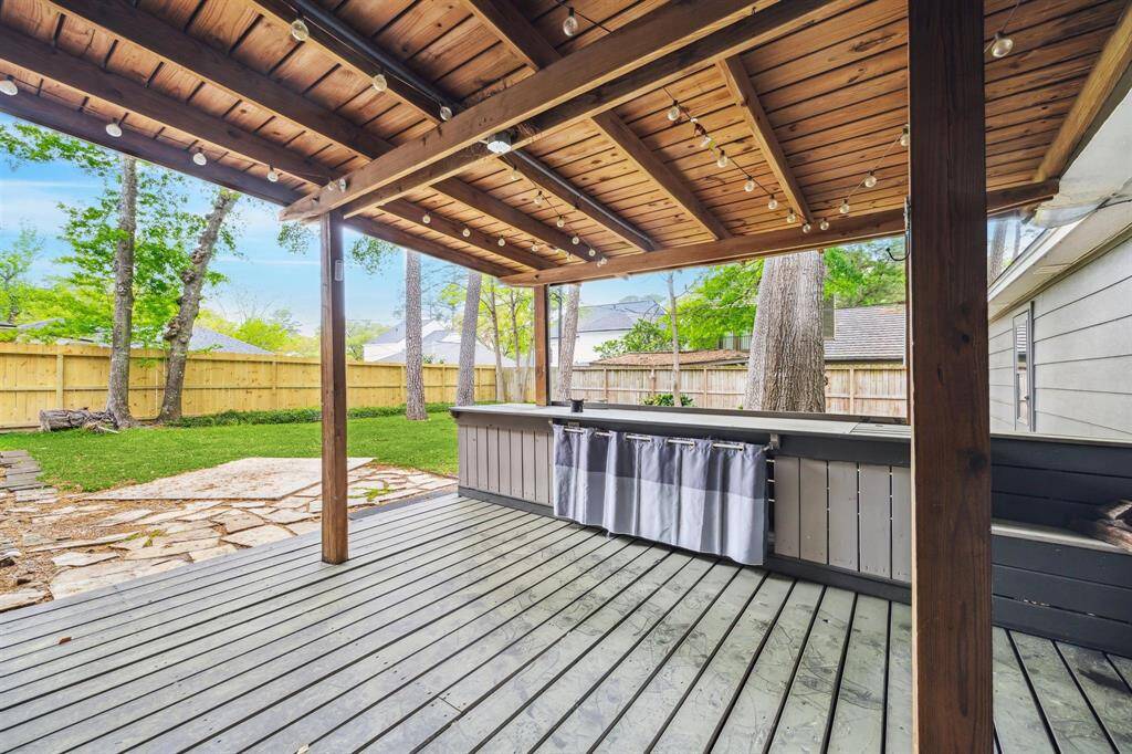 Covered patio ready for family fun!