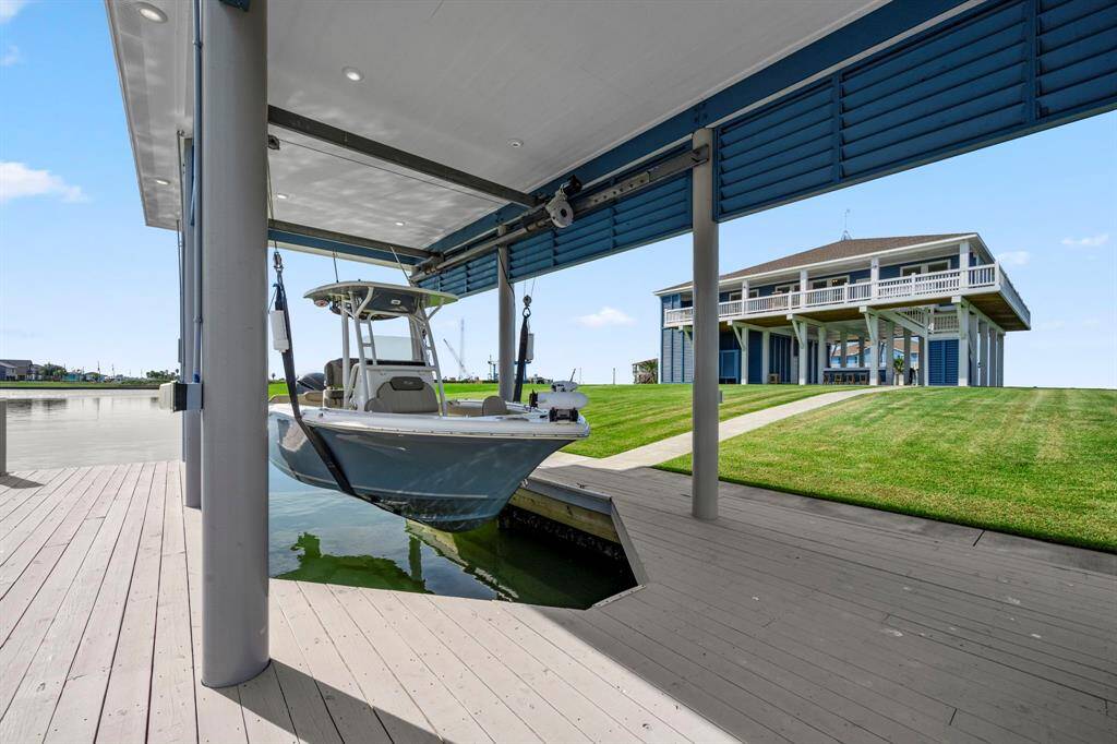 Boat House with well maintained deck.