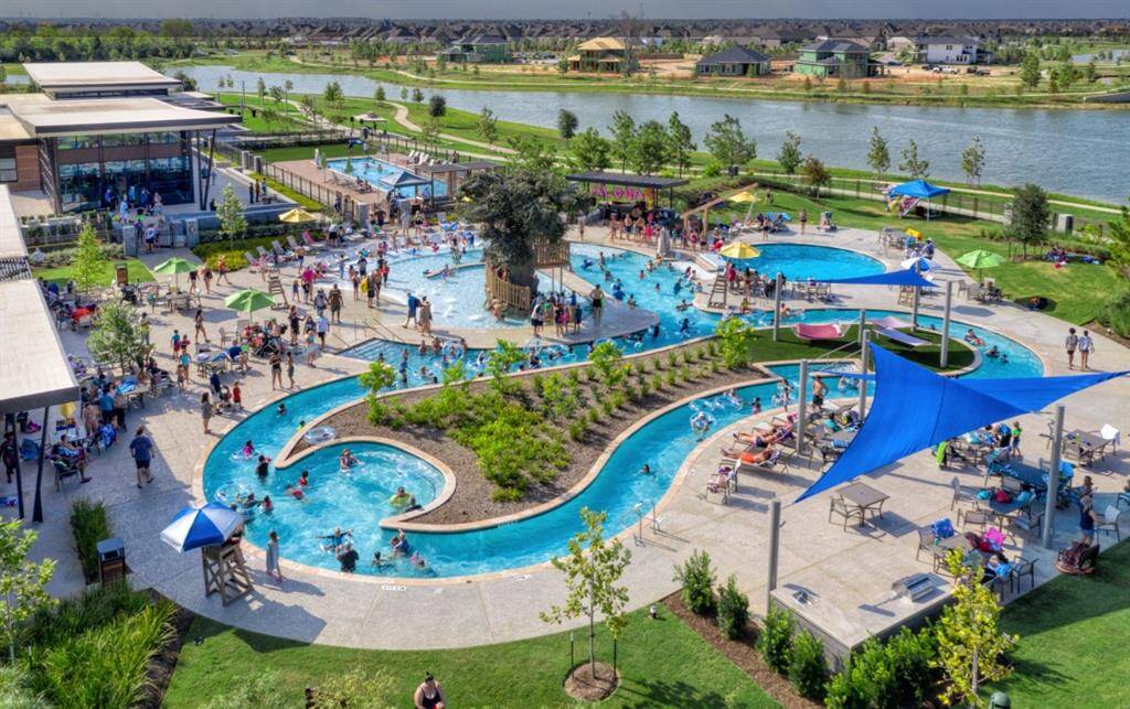 Bridgeland Parkland Community Pool Area