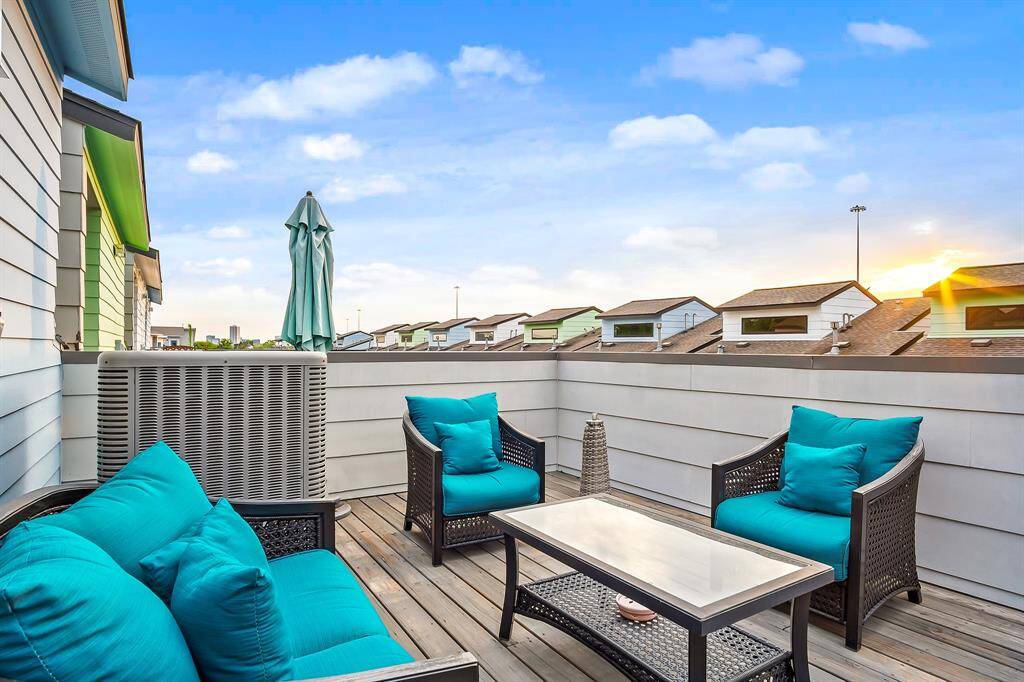 Rooftop Deck