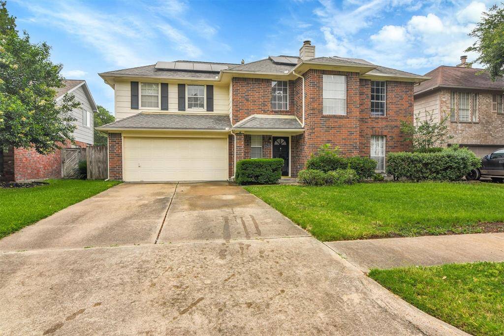 A beautiful home with 4 bedroom, 2.5 bathroom located in the well-established neighborhood of Memorial Parkway
