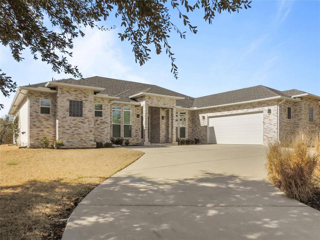 Circle Driveway Into the Garage