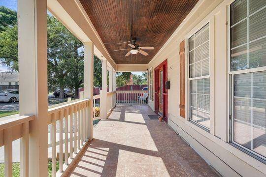 Front porch with ceiling fan