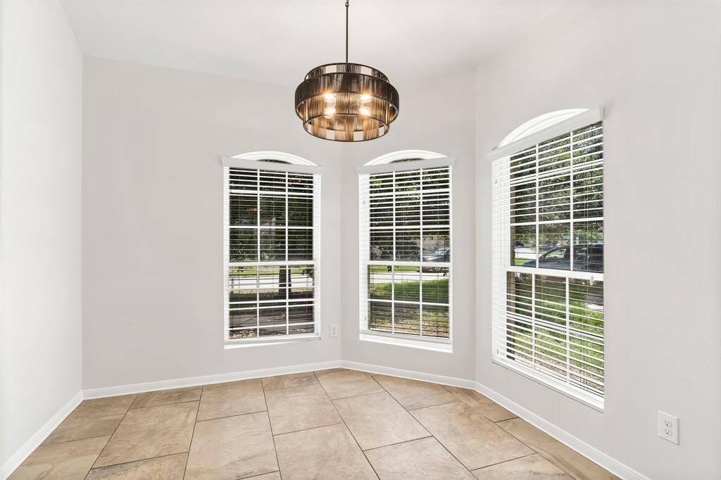Breakfast Nook/Dining Area