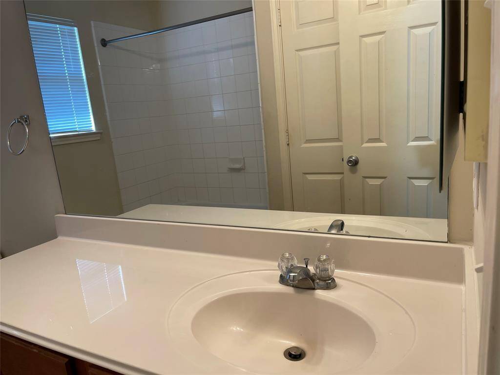 2nd bathroom