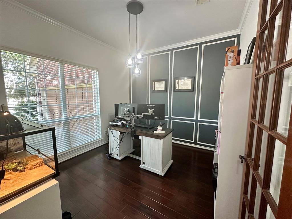 Study/office room