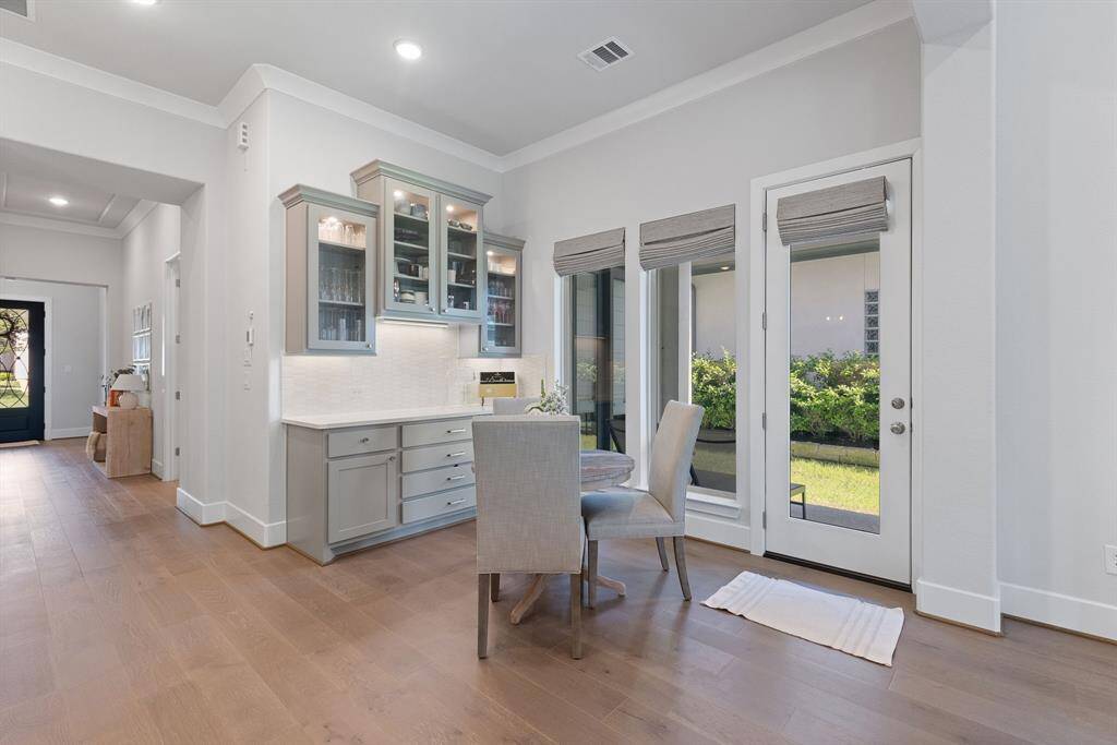 Breakfast area