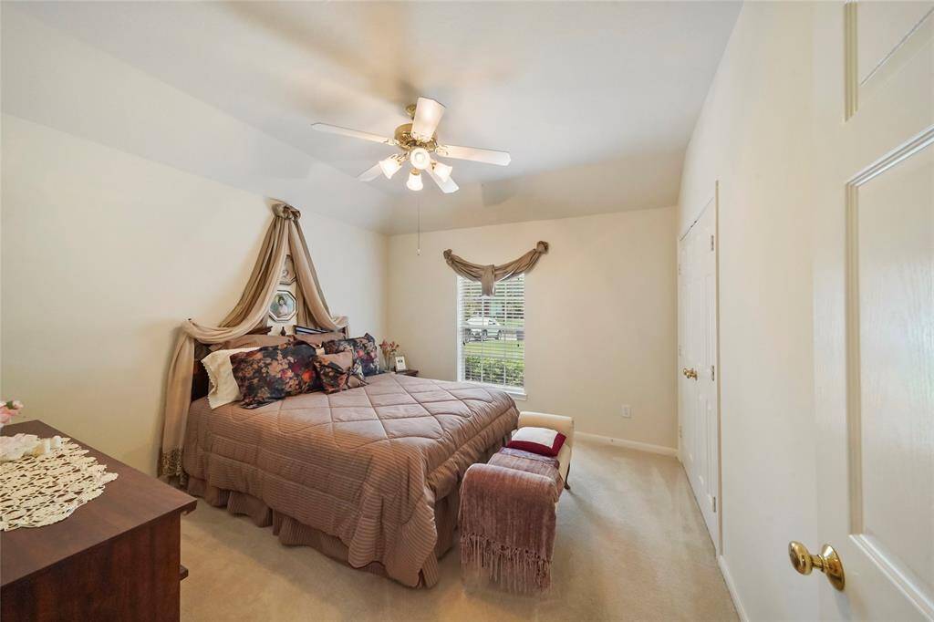 One of the two secondary bedrooms.