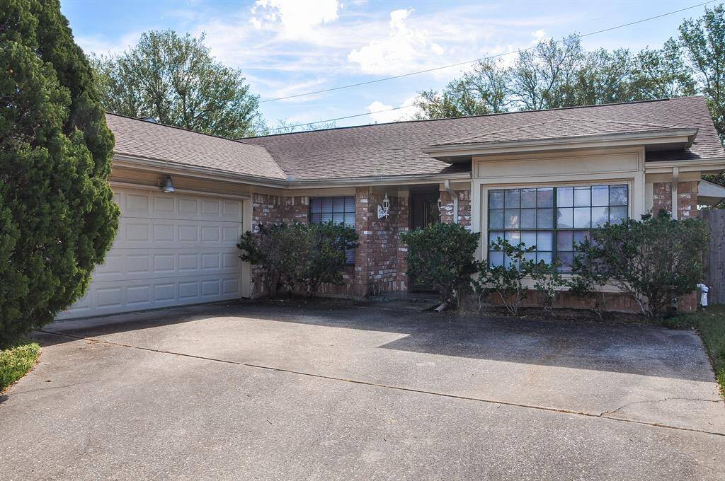 Beautiful 1 story home in Colony Bend