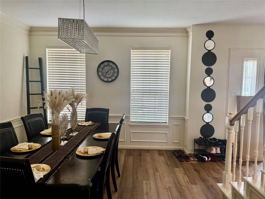 Great access to Kitchen from the Dining Room.