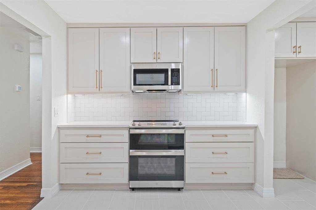 Double oven.