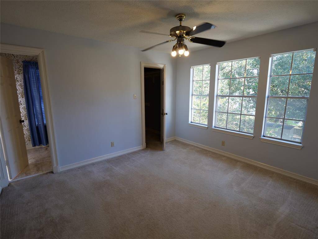 4th bedroom with hollywood bath