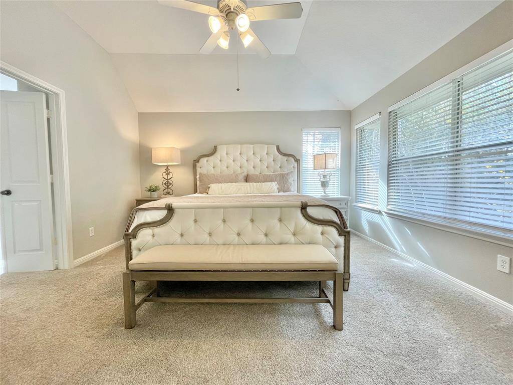 All linens and decor is included