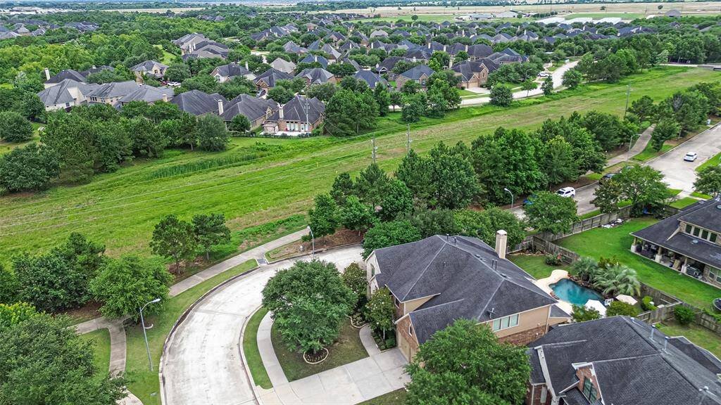 Ideally located with no through traffic, this home offers a peaceful setting next to a scenic greenbelt—perfect for relaxing outdoors. The current owners love unwinding in the driveway while enjoying the natural surroundings. Plus, one of Cross Creek Ranch's many hike and bike trails is just steps from your front door!