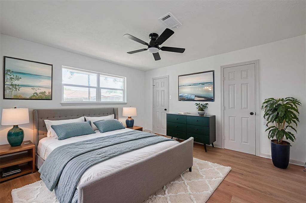 Primary Bedroom with walk in closet(Virtually staged)