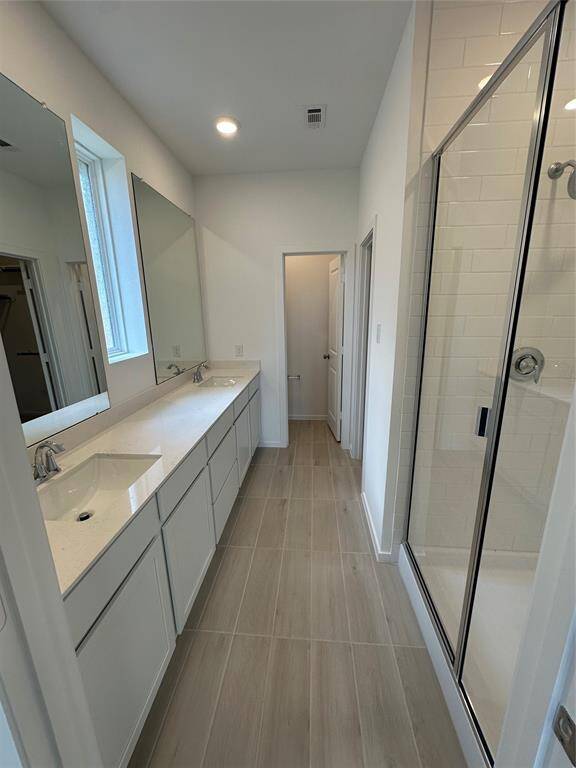 Primary ensuite bathroom