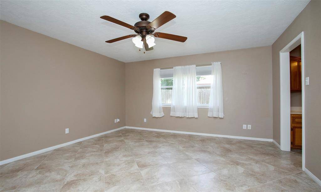 Spacious Primary bedroom