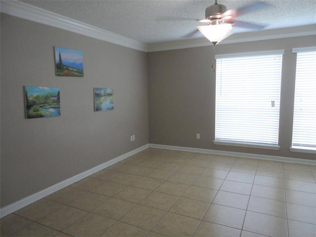 MASTER BEDROOM DOWNSTAIRS.
