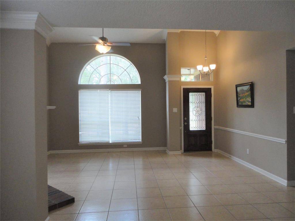 FORMAL LIVING AREA