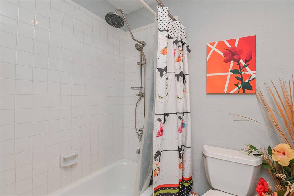 Another view of the second full bathroom.