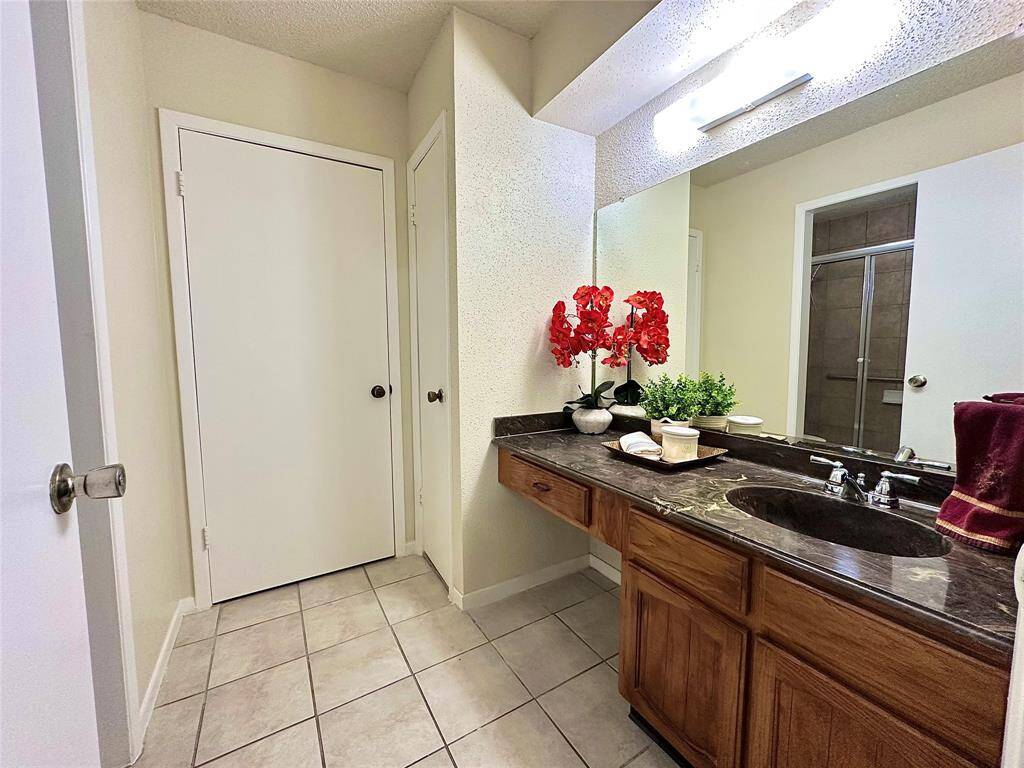 Primary Bath with Vanity Area