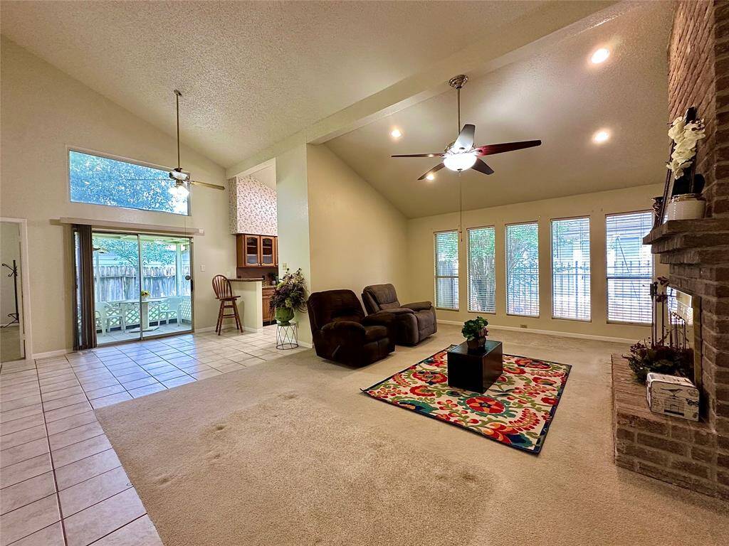 High Ceilings with Reccessed Lighting