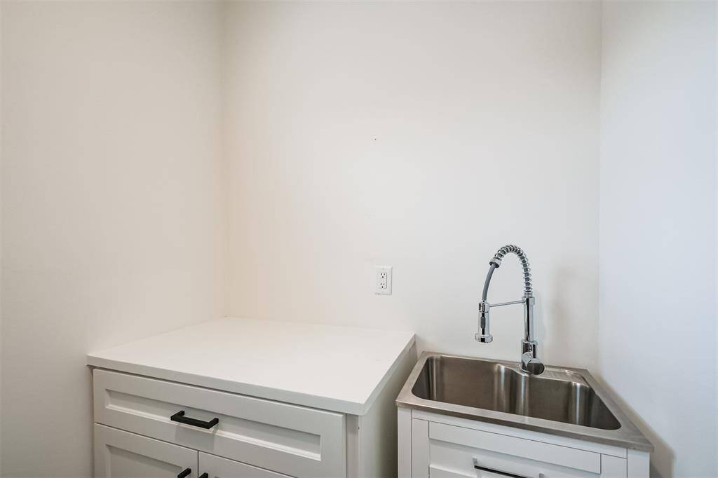 Utility room on 3rd floor has a sink!