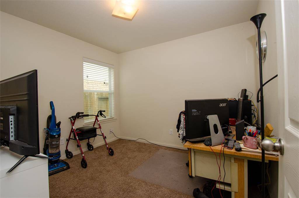 Third bedroom/offcie